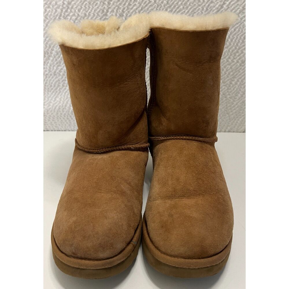 Ugg Bailey Bow Chestnut boots. Size 11.